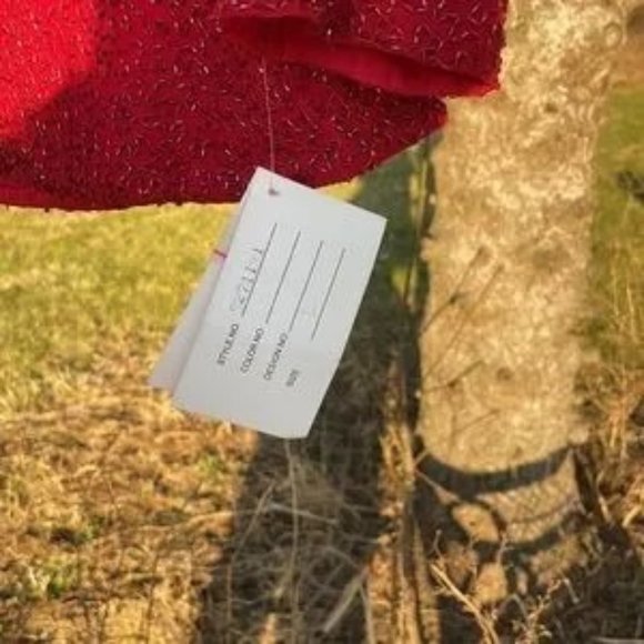 Laurence Kazar sparkly red beaded top L new with tags - Picture 4 of 5